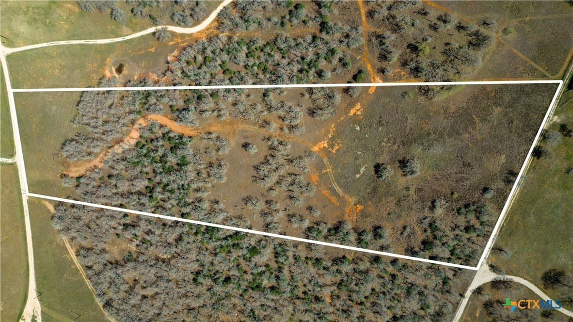 10.4 acres in Wilson County - photo 2