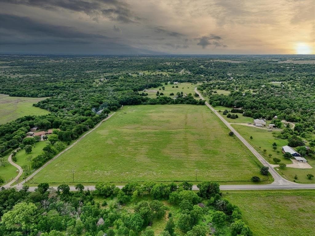 15.71 acres in McLennan County - photo 2