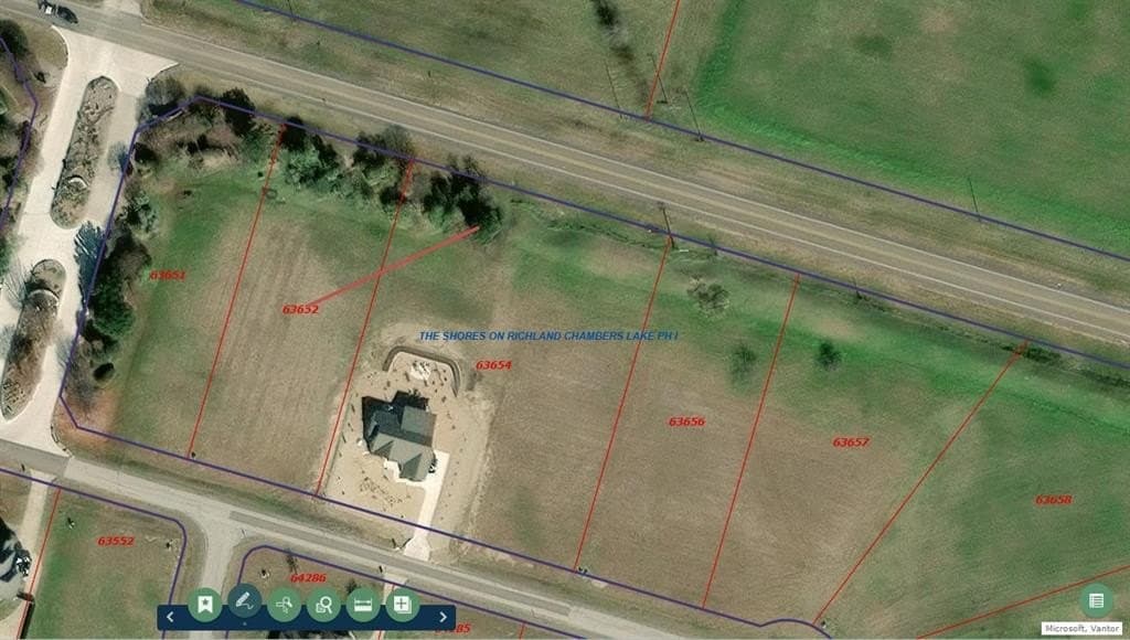 1.02 acres in Navarro County - photo 3