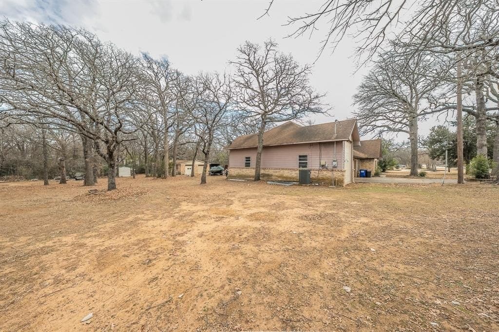 0.37 acres in Tarrant County - photo 8