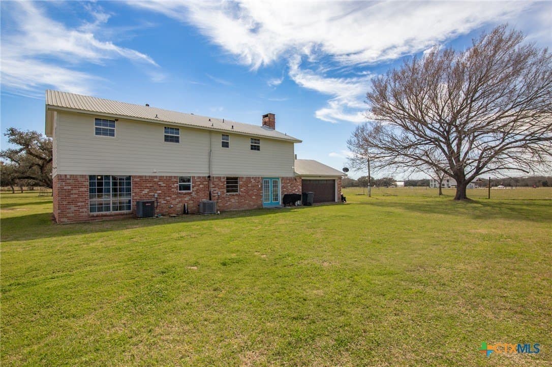 15 acres in Lavaca County - photo 13