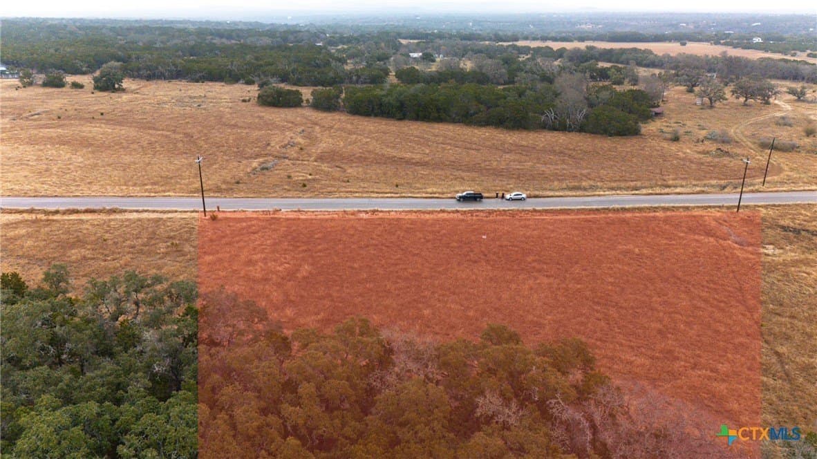5.01 acres in Bandera County - photo 2