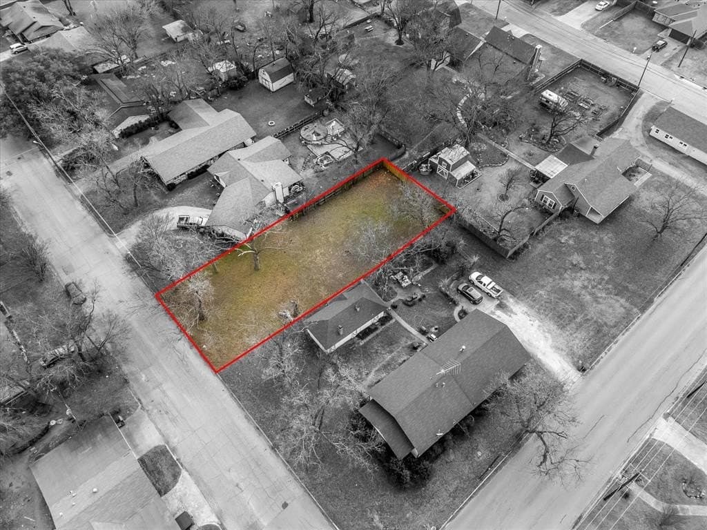 0.21 acres in Johnson County - photo 11