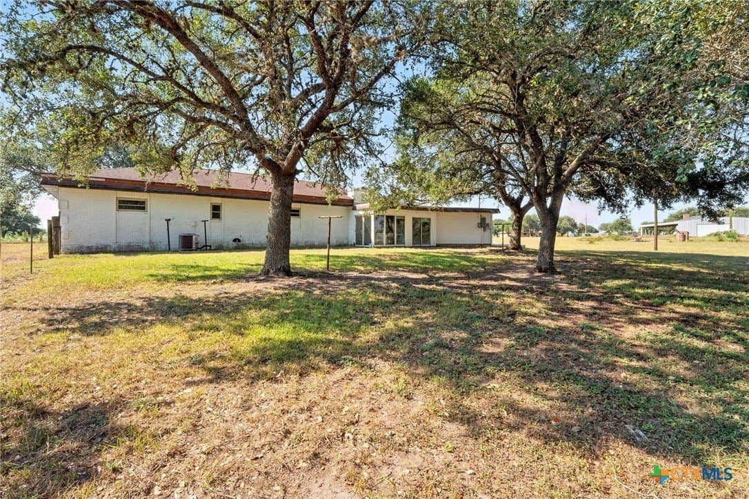 20 acres in Victoria County - photo 30