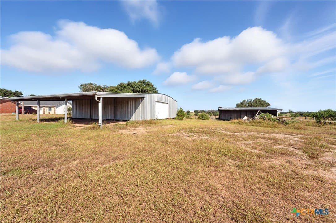 20 acres in Victoria County - photo 22