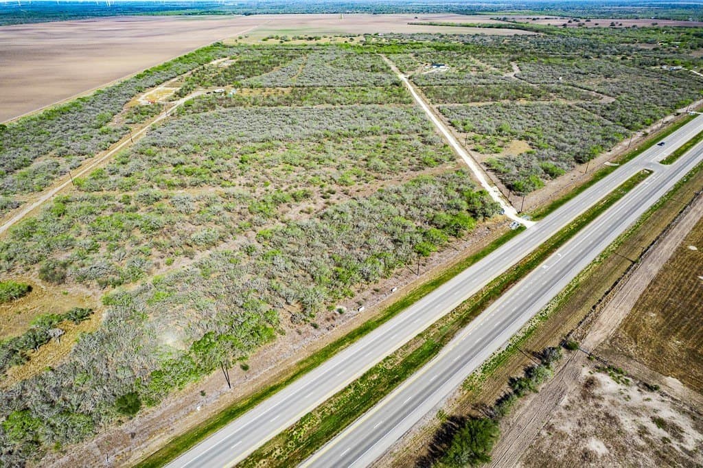 13.55 acres in Bee County - photo 3