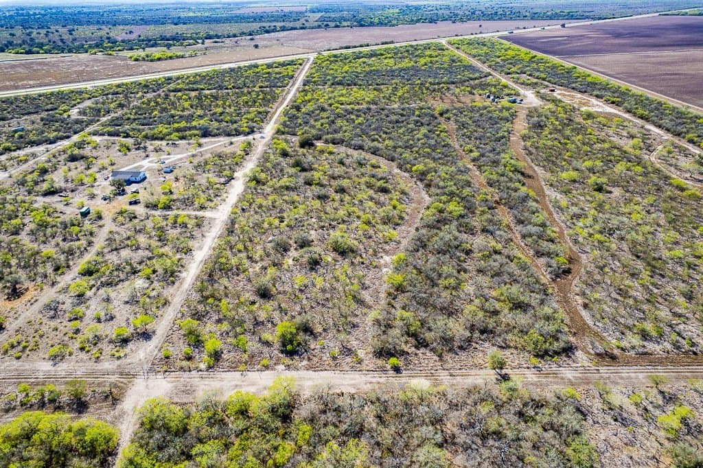 13.55 acres in Bee County - photo 5