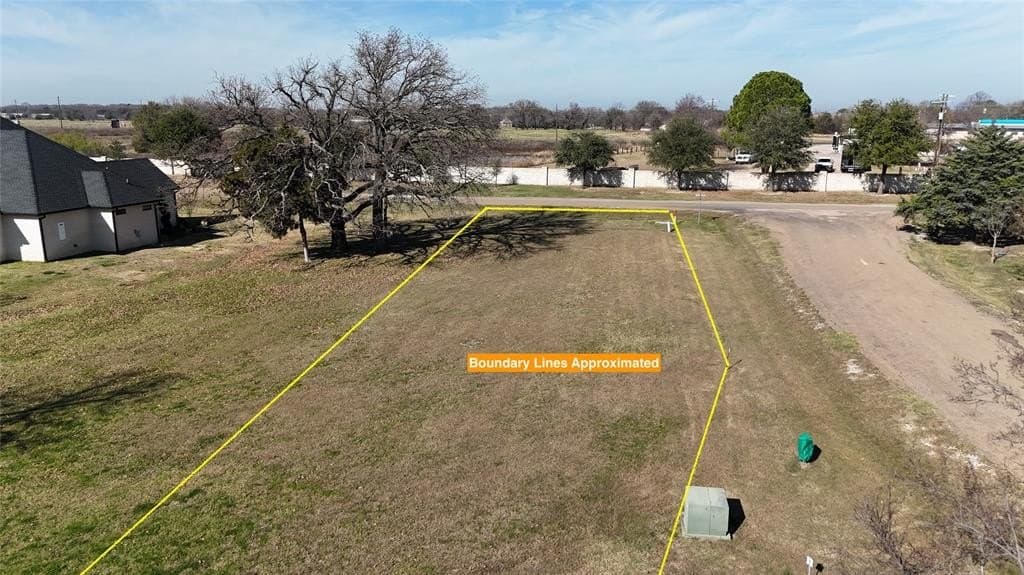 0.65 acres in Navarro County - photo 30