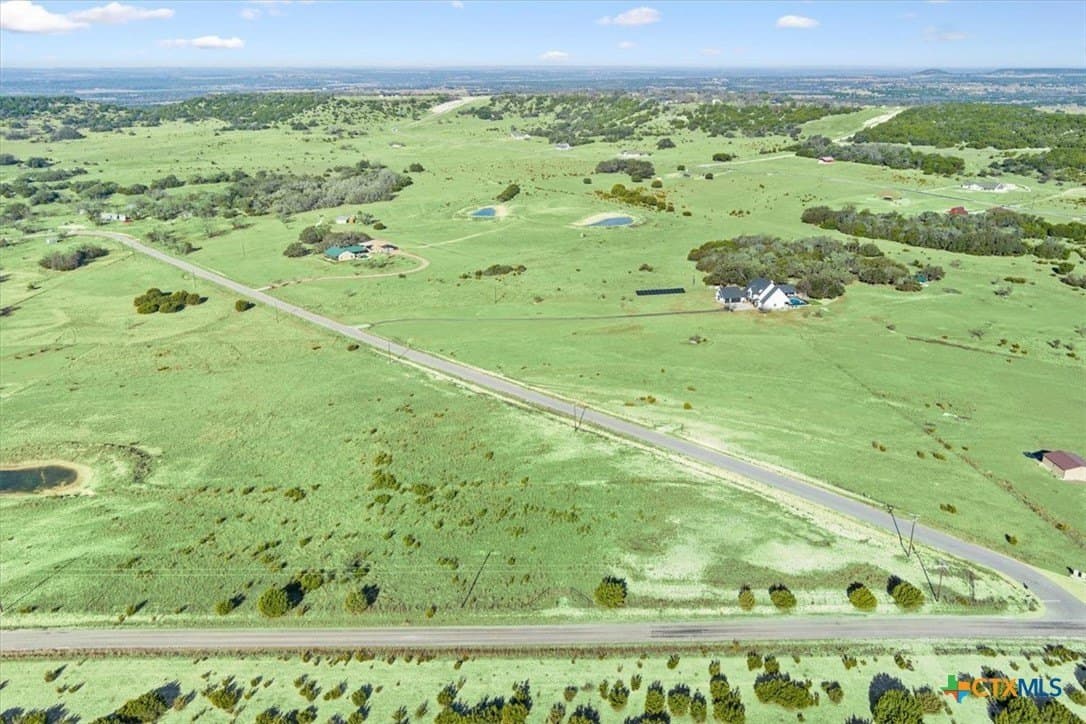 5.59 acres in Lampasas County - photo 2