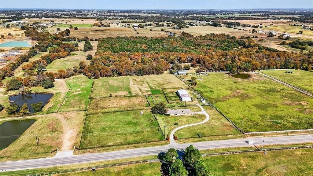 10 acres in Denton County - photo 4