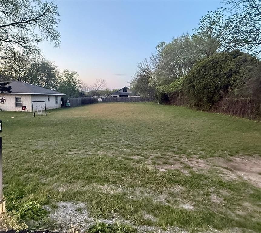 0.23 acres in Ellis County - photo 4