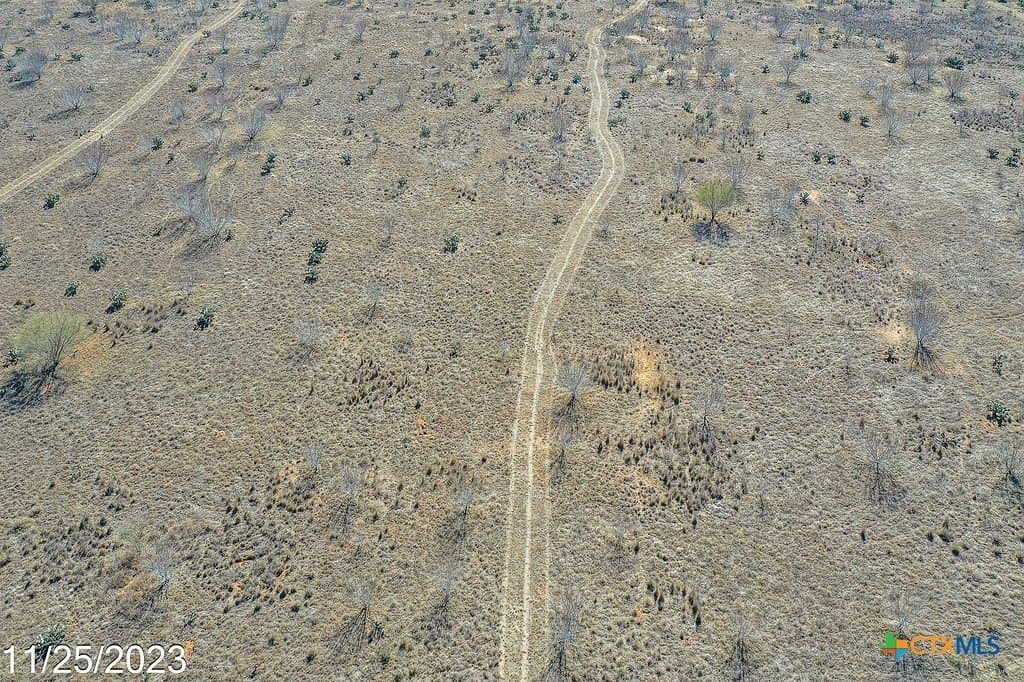 17.97 acres in Frio County - photo 4