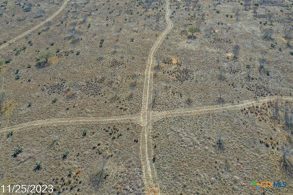 17.97 acres in Frio County - photo 3