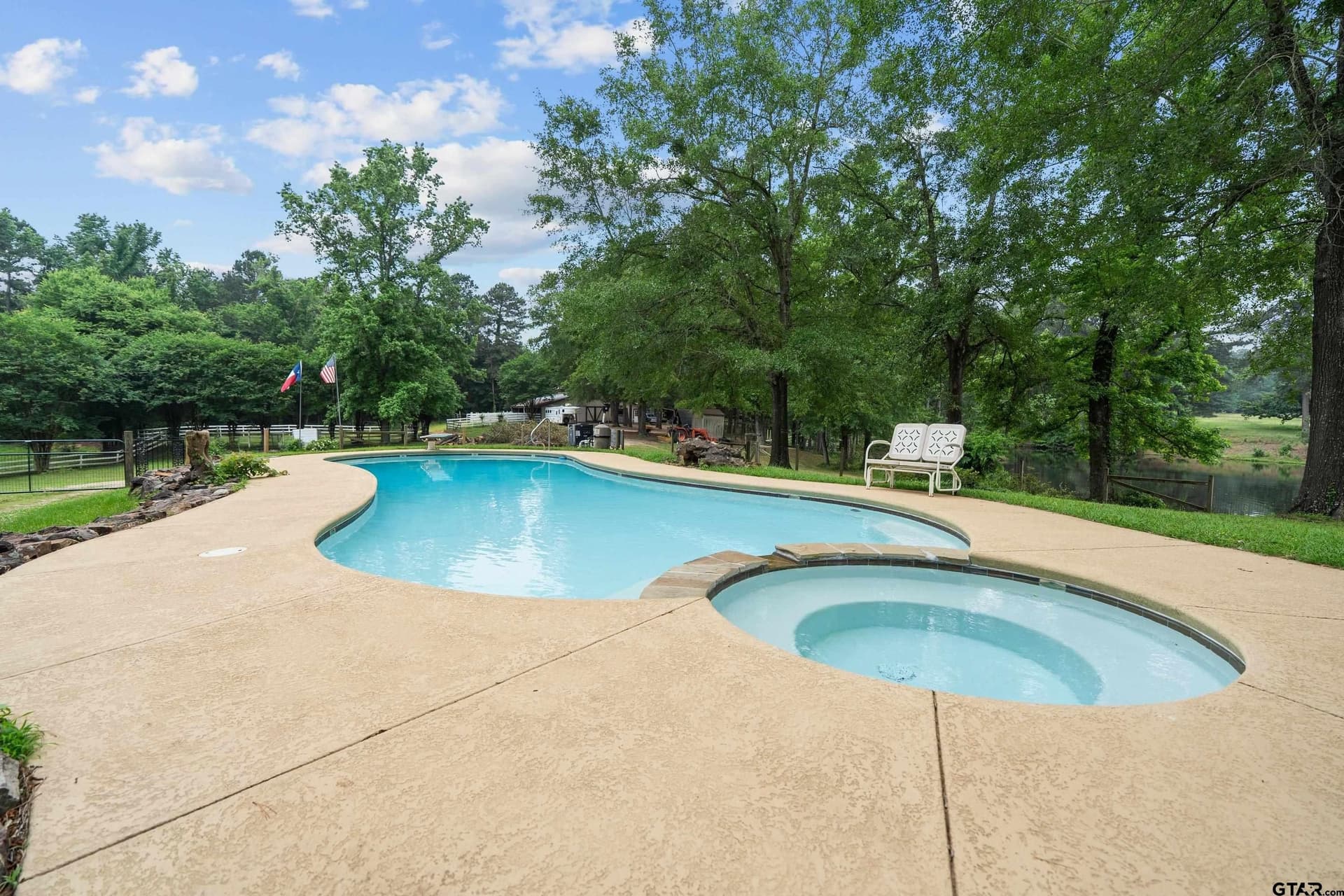 35.6 acres in Smith County - photo 9