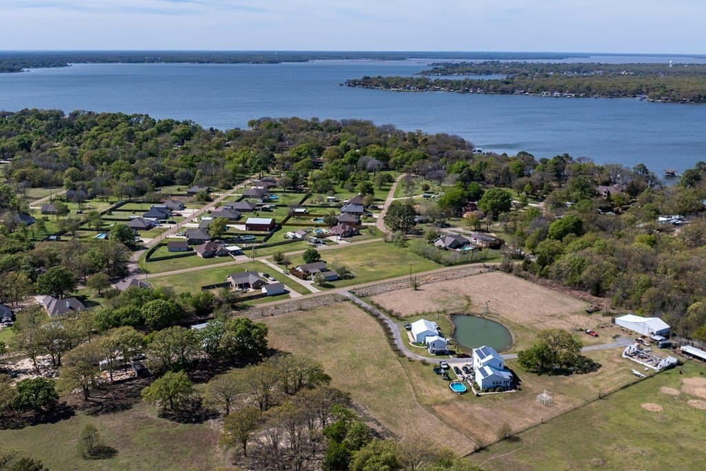 0.46 acres in Henderson County - photo 8