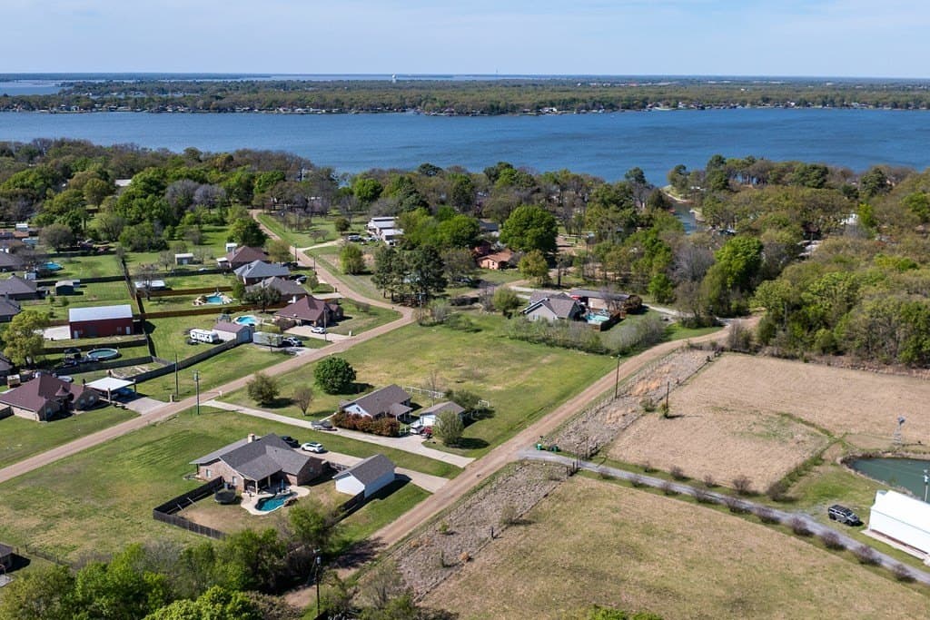0.46 acres in Henderson County - photo 9