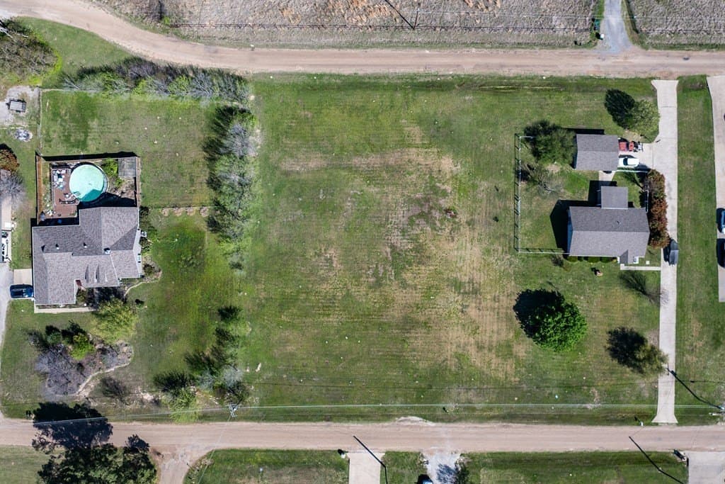 0.46 acres in Henderson County - photo 2