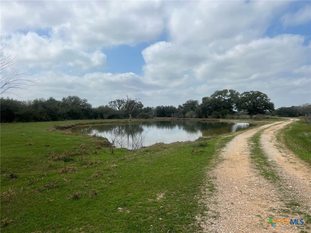 370.68 acres in Lavaca County - photo 5