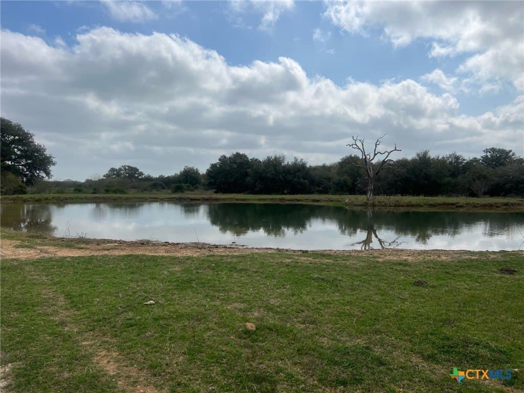 370.68 acres in Lavaca County - photo 4