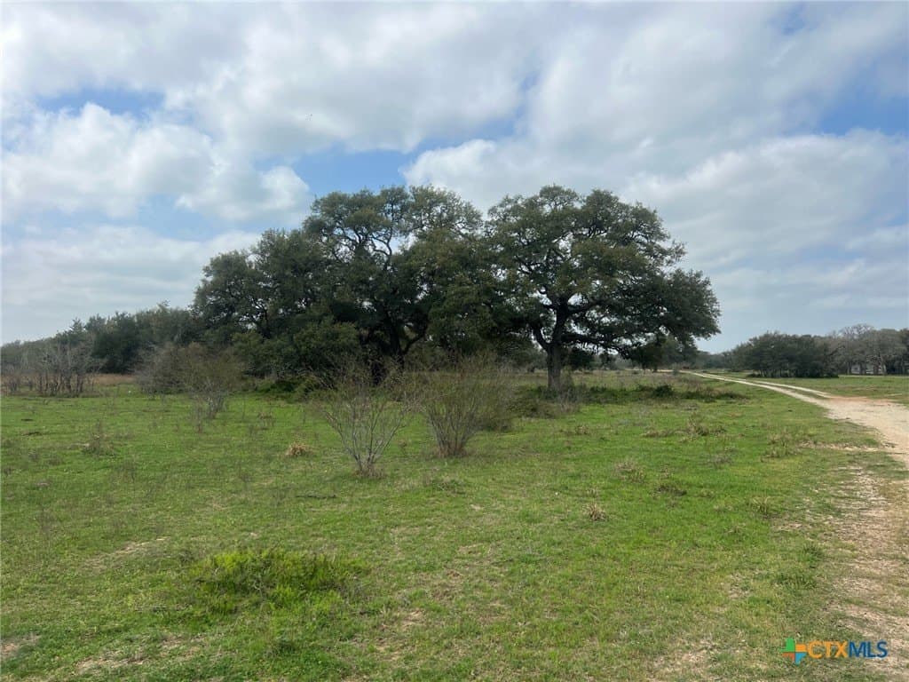 370.68 acres in Lavaca County - photo 2