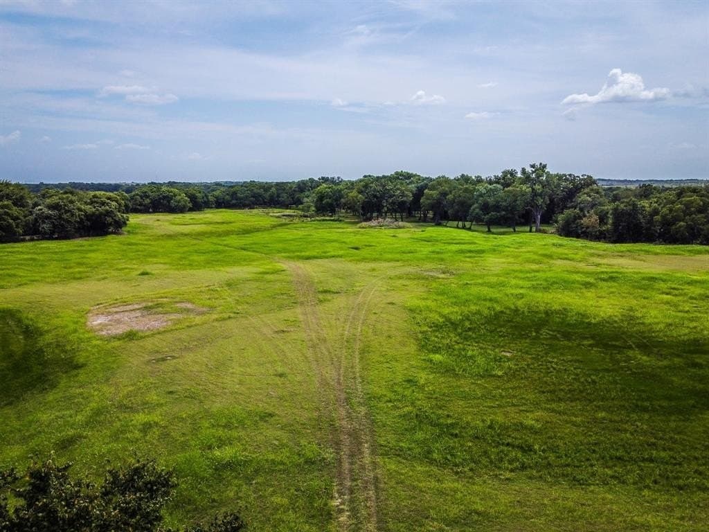 30.03 acres in Ellis County - photo 2