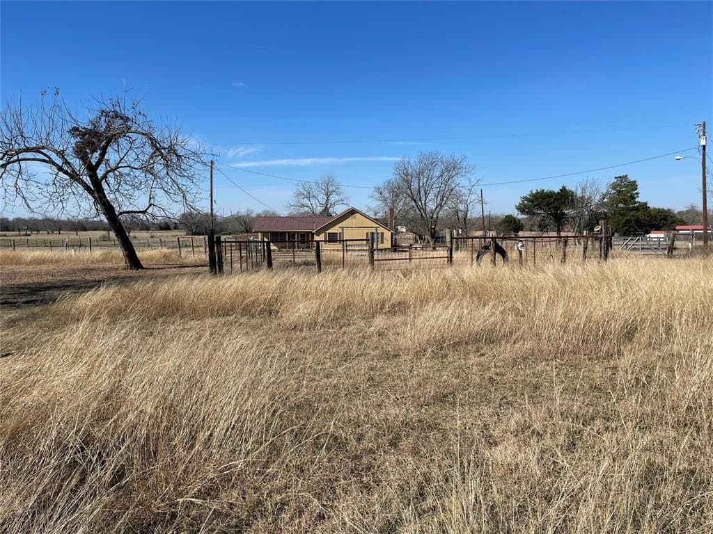 1 acres in Freestone County - photo 9