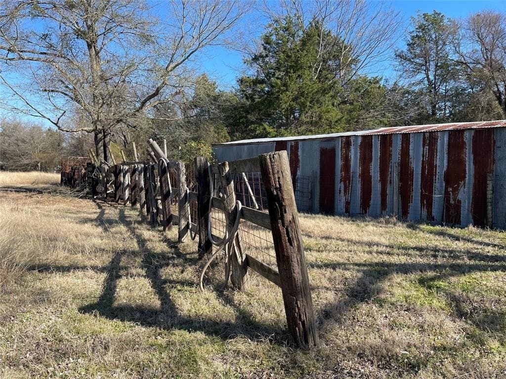 1 acres in Freestone County - photo 7