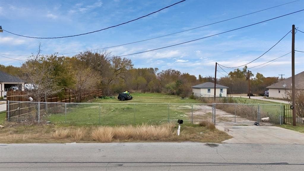 0.62 acres in Tarrant County - photo 4