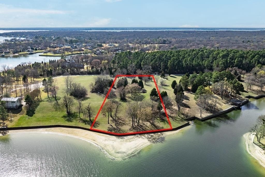 1.62 acres in Henderson County - photo 2