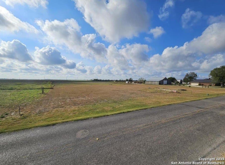 5.94 acres in Guadalupe County - photo 2