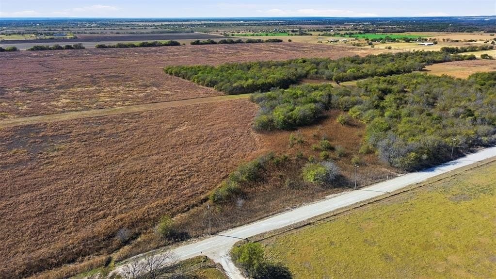 10.01 acres in Hill County - photo 3