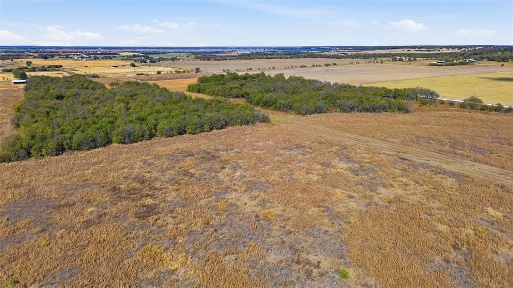 10.01 acres in Hill County - photo 5