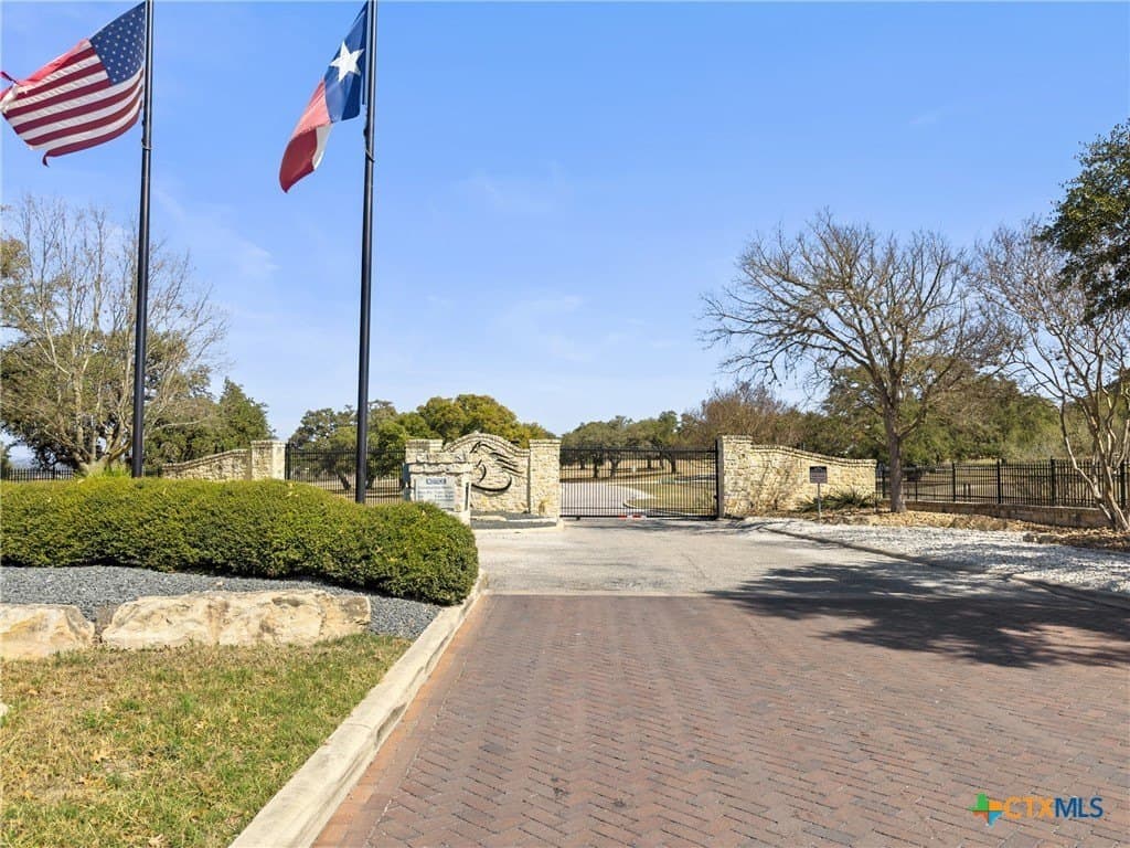 2.14 acres in Bandera County - photo 27
