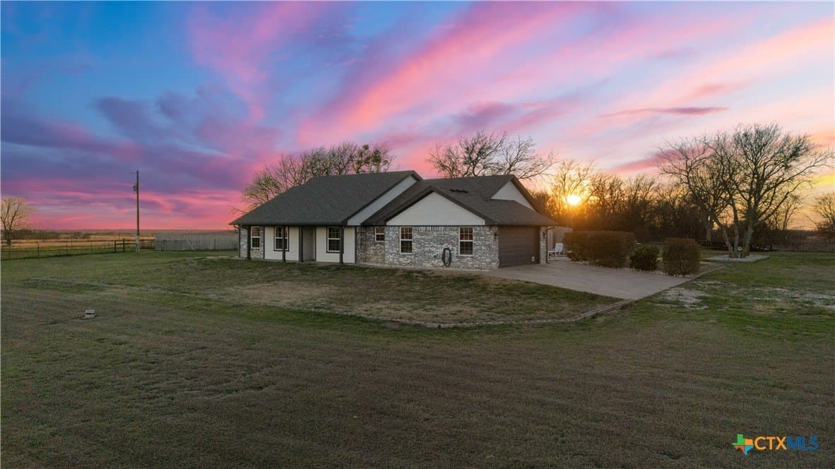 13.7 acres in McLennan County - photo 4