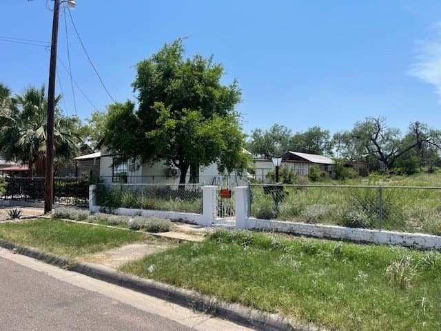 0.16 acres in Maverick County - photo 10