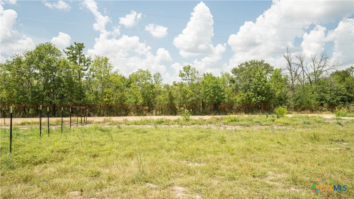 10.01 acres in Milam County - photo 9