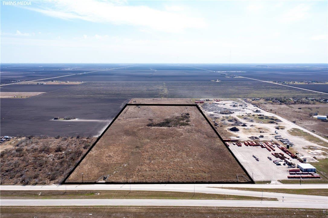 28.61 acres in Nueces County - photo 2