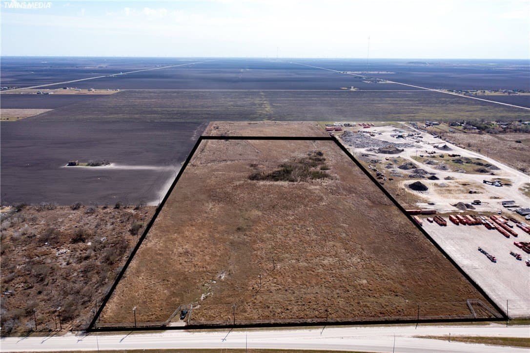28.61 acres in Nueces County - photo 3