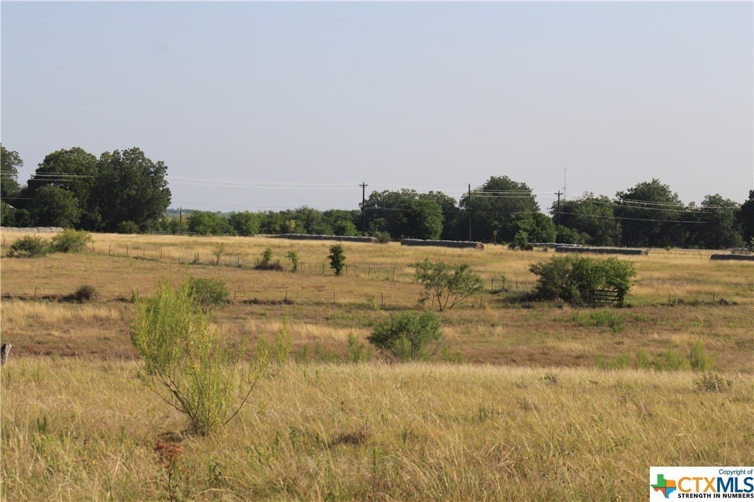 106.04 acres in Guadalupe County - photo 4