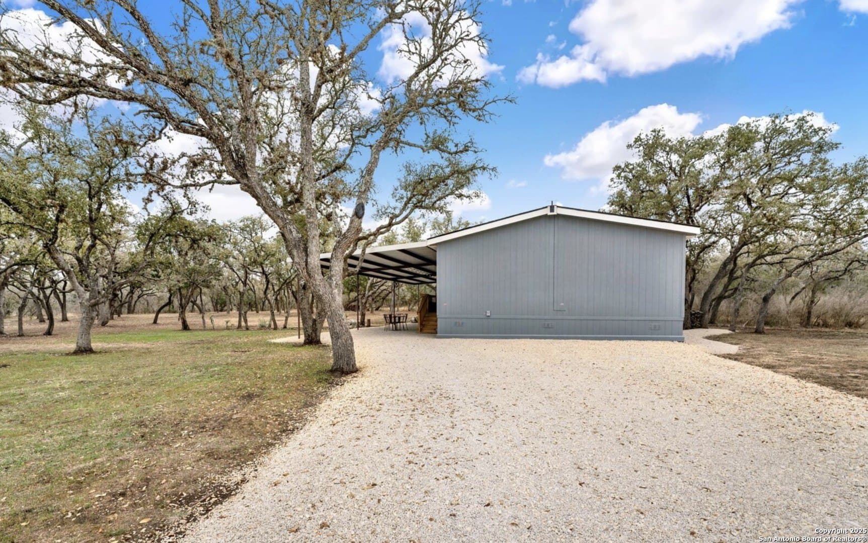 13 acres in Gonzales County - photo 4