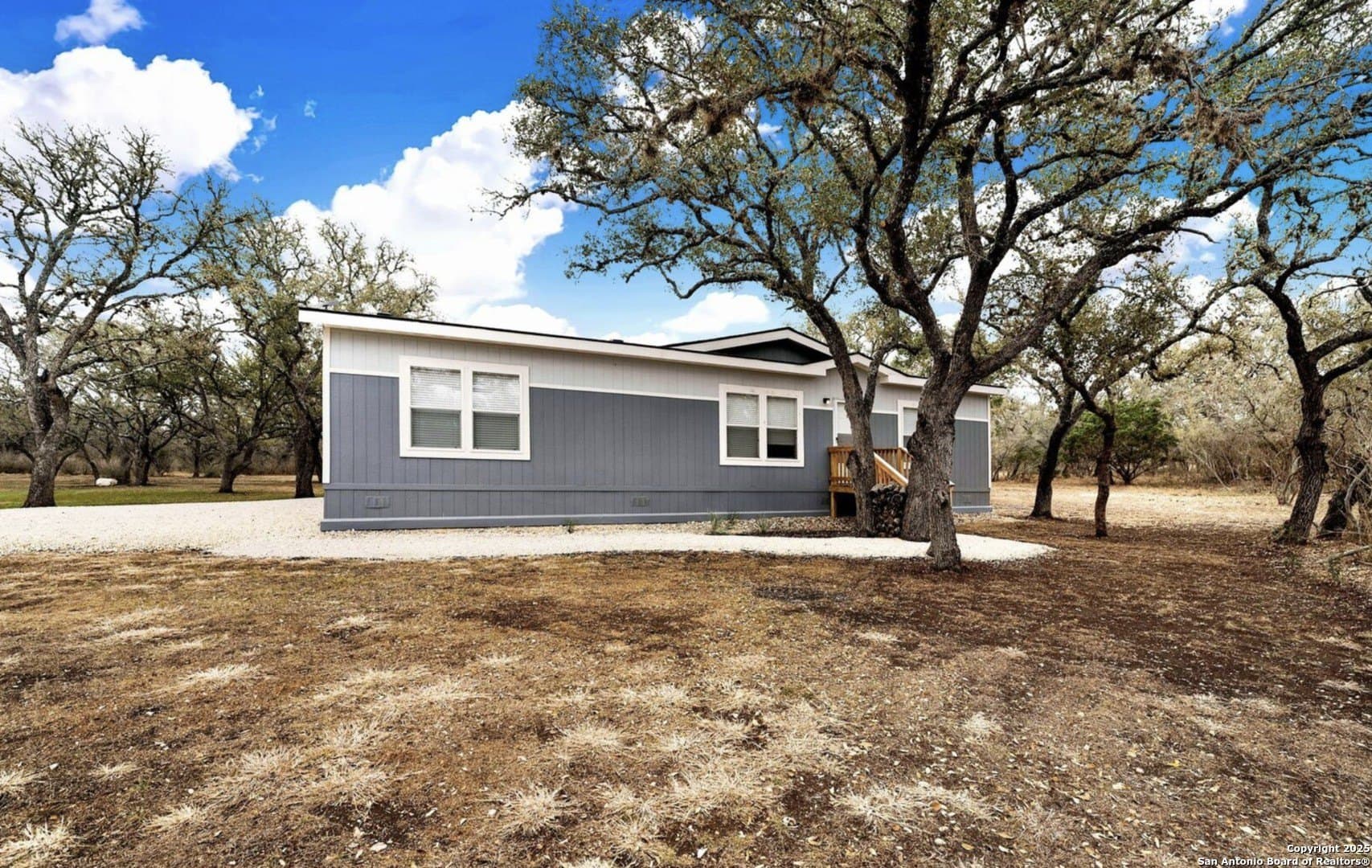 13 acres in Gonzales County - photo 2