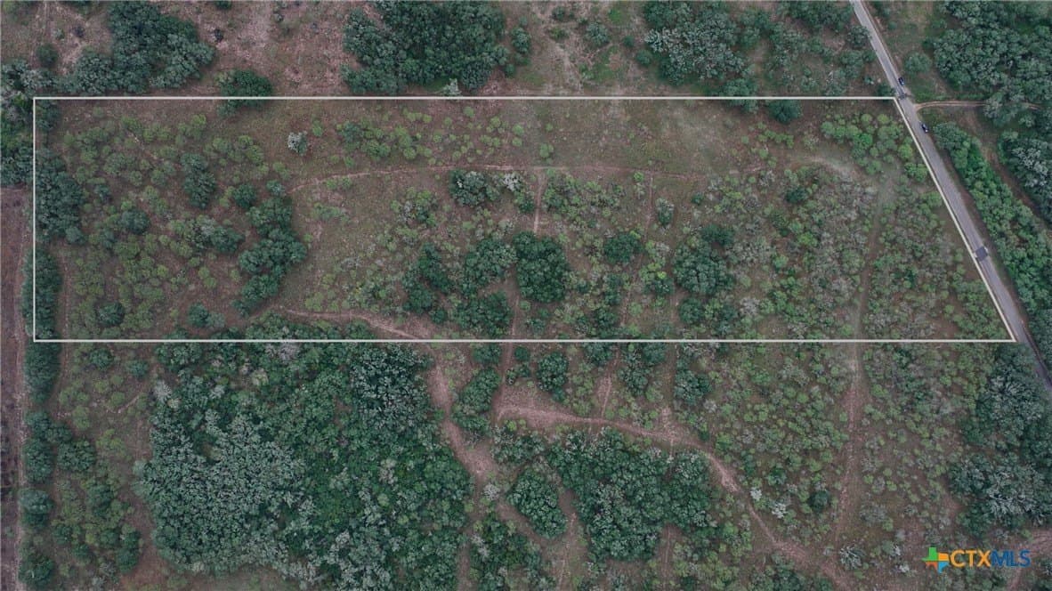 20 acres in Victoria County - photo 9