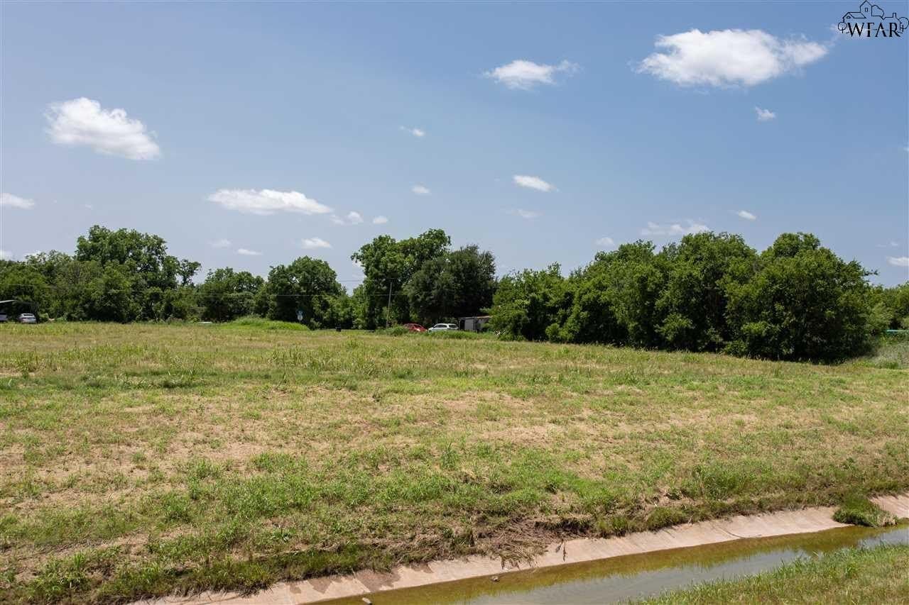 5.8 acres in Wichita County - photo 9