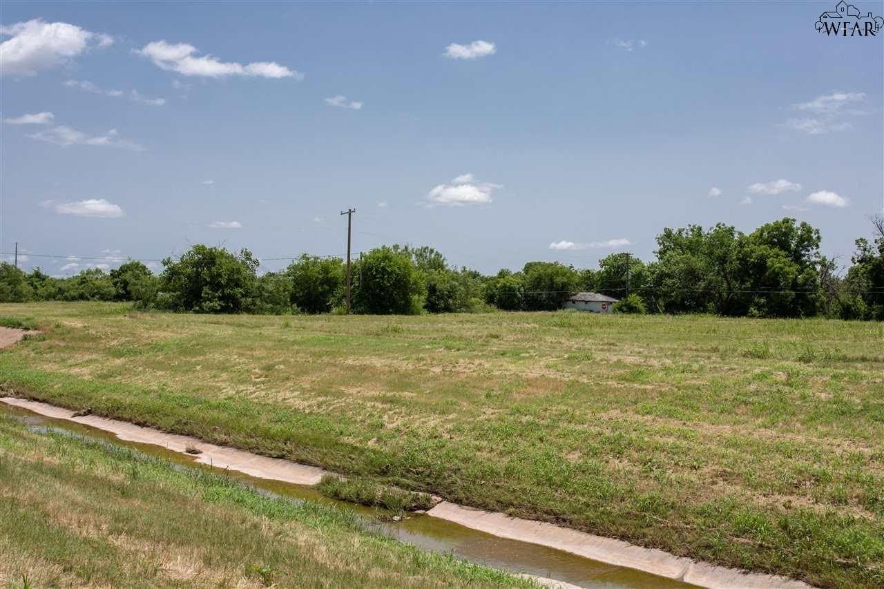 5.8 acres in Wichita County - photo 12