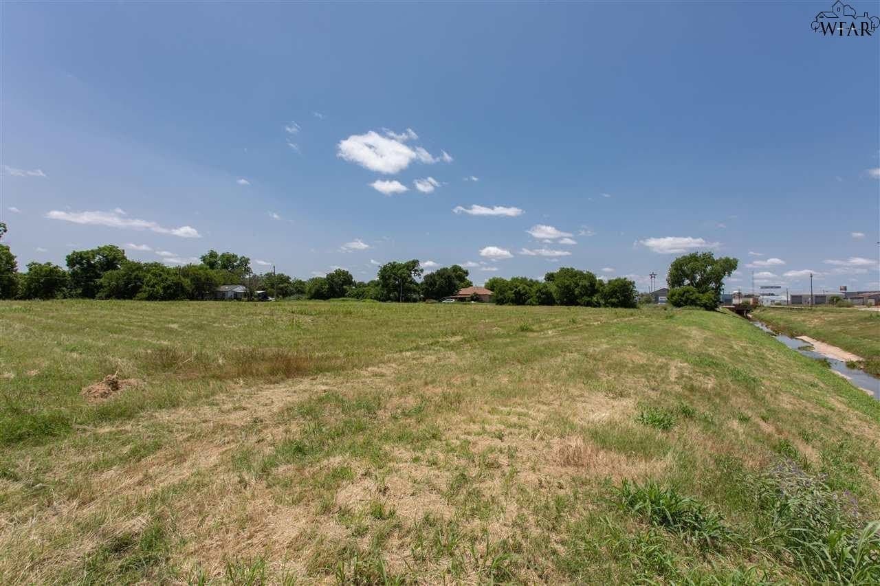 5.8 acres in Wichita County - photo 15