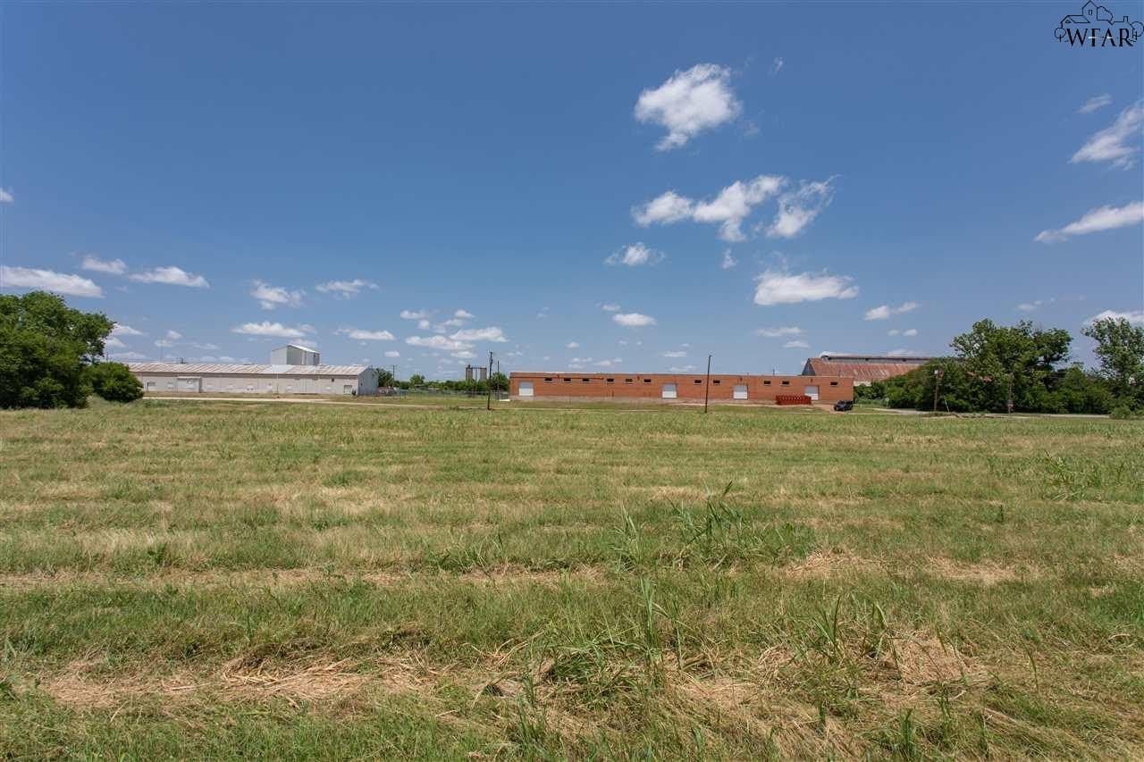 5.8 acres in Wichita County - photo 22