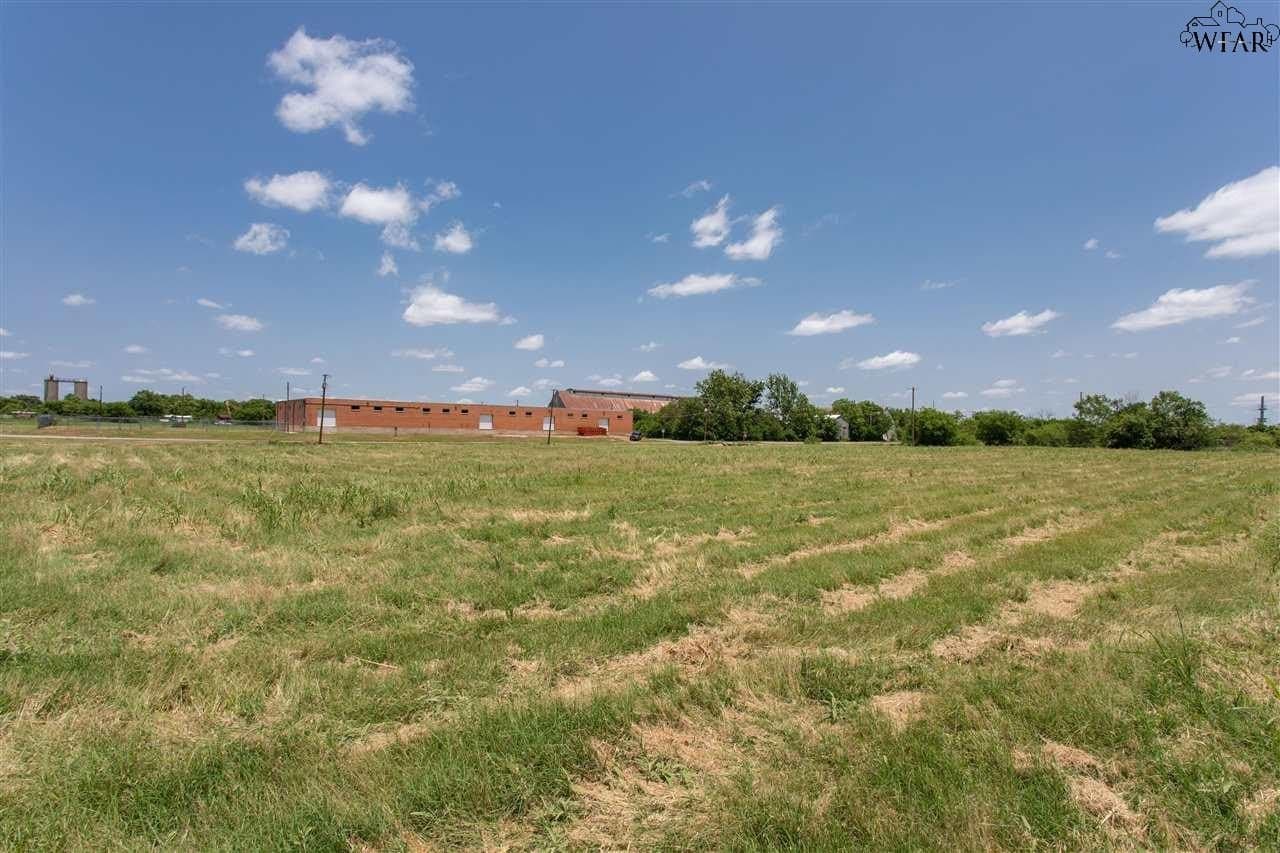 5.8 acres in Wichita County - photo 24