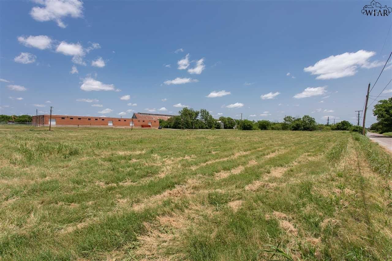 5.8 acres in Wichita County - photo 25