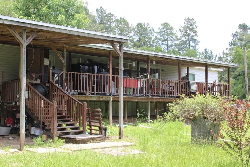 1202 County Road 1099
