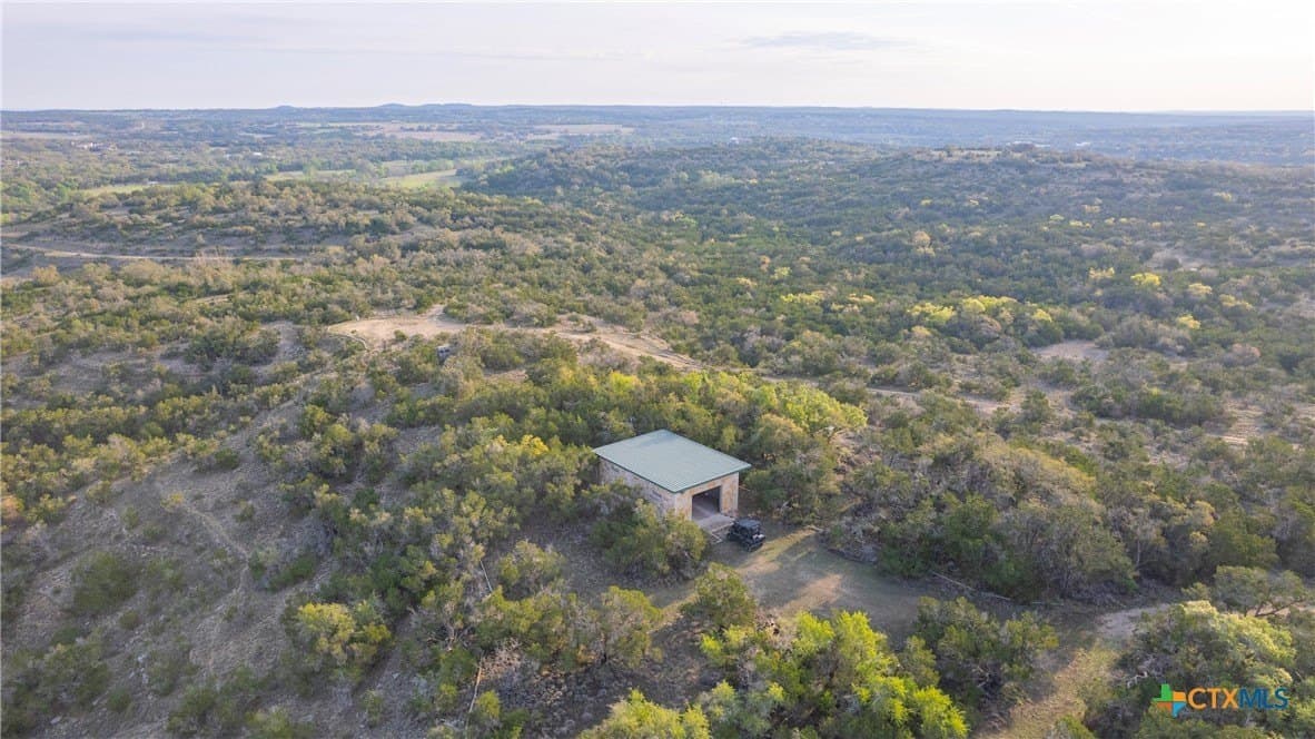 100.01 acres in Hays County - photo 2